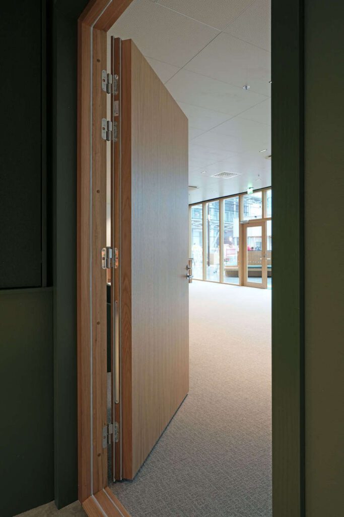 Rw47dB ääneneristysovi 2