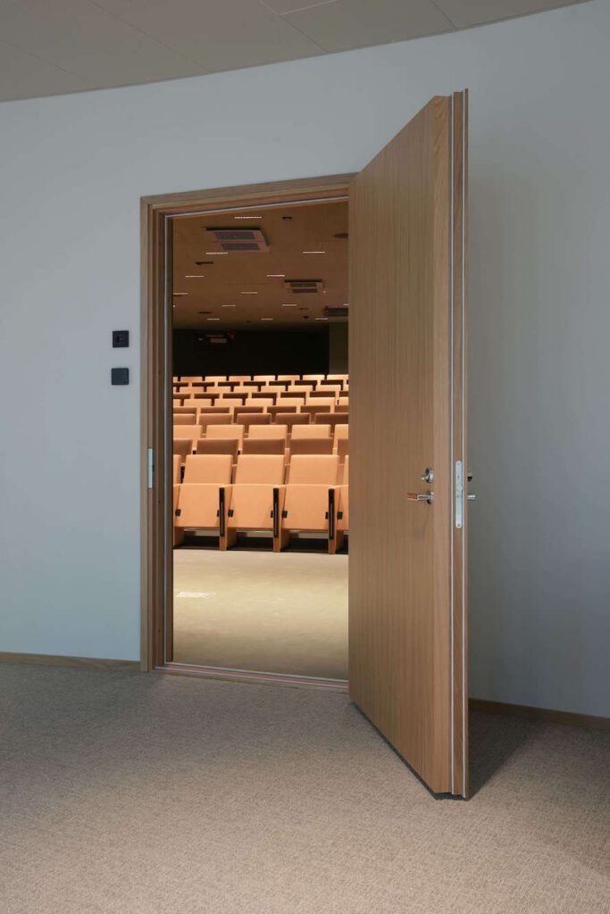 Rw47dB ääneneristysovi