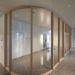 Kaareva puulasiseina Valla